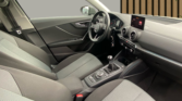 Intérieur Audi Q2 30 TFSI – tableau de bord et sièges avant d’un SUV d'occasion à Narbonne / voiture occasion Narbonne