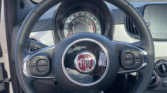 Volant Fiat 500 Dolcevita – intérieur raffiné d’une citadine d'occasion à Narbonne