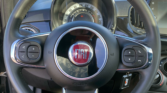Volant Fiat 500 Dolcevita – intérieur raffiné d’une citadine d'occasion à Narbonne / voiture occasion Narbonne