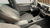 Intérieur Seat Leon Xcellence grise – tableau de bord et sièges avant d’un véhicule hybride d'occasion à Narbonne / voiture occasion Narbonne
